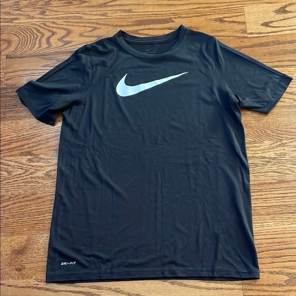 Nike Black and White Short Sleeve Tee